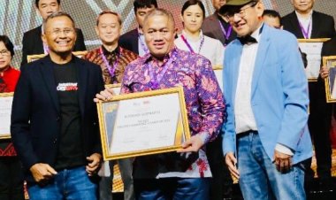 JNE Raih Penghargaan "The Best Industry Marketing Champion 2022 Logistics Category”