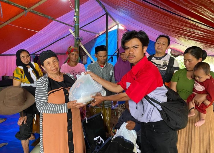 JNE Serahkan 3,2 Ton Bantuan ke Penyintas Gempa Cianjur