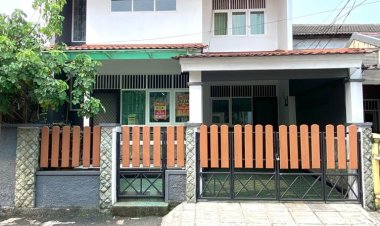 Rumah Dijual, 2 Lantai,  Lingkungan Nyaman dan Aman
