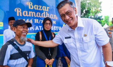 Sekda Bambang Buka Bazar Ramadan di Kecamatan Setu Tangsel