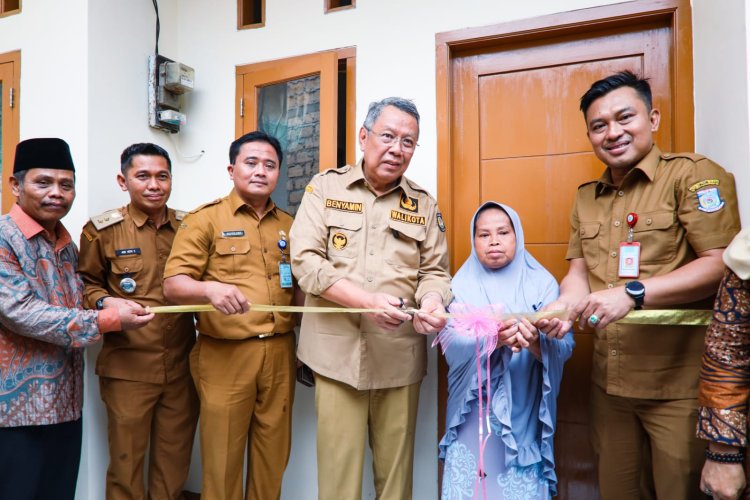 Terharu Rumahnya Dibedah, Ini Pesan Nursinah ke Benyamin Davnie