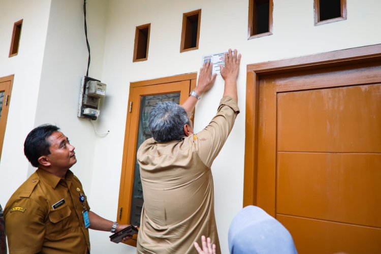 Terharu Rumahnya Dibedah, Ini Pesan Nursinah ke Benyamin Davnie