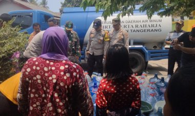 TKR bersama FRN DPW Banten Salurkan Puluhan Ribu Liter Air Bersih di Desa Pegenjahan – Kronjo