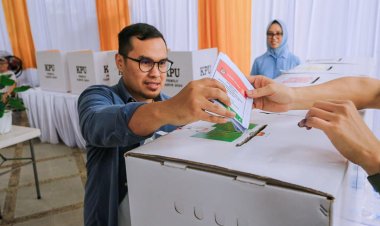 Gunakan Hak Pilihnya di TPS 28 Sutera Narada, Pilar: Siapapun yang Terpilih dapat Majukan Indonesia Lebih Baik