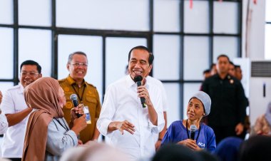Benyamin Davnie Dampingi Presiden Jokowi Serahkan Bantuan Pangan di Tangsel