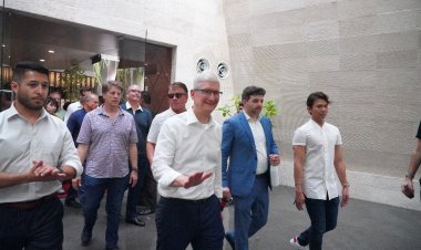 CEO Apple, Tim Cook Kunjungi Apple Developer Academy BSD City