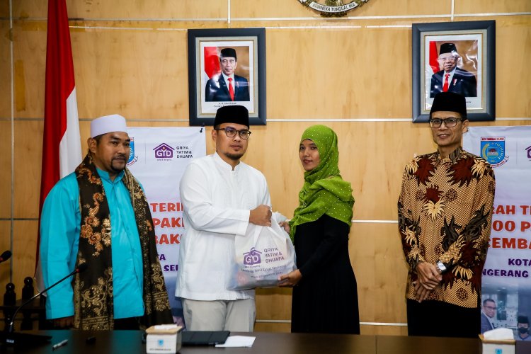 Serahkan 1000 Paket Sembako ke Yatim dan Dhuafa, Pilar Ajak Warga Tangsel Perangi Kemiskinan