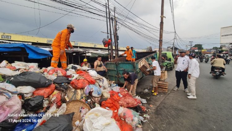 Ada Kenaikan 10 Persen, DLH Kota Tangsel Angkut Ratusan Ton Sampah Saat Libur Lebaran