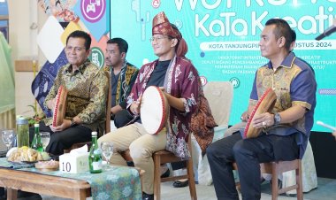 Menparekraf Sandiaga Uno Diusulkan Jadi Bapak Pantun Indonesia